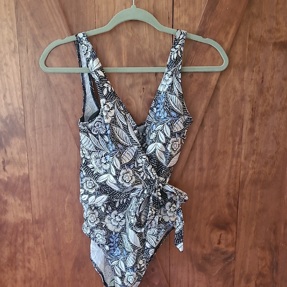 Summersalt The Perfect Wrap Black, Blue, And White Print One Piece Swimsuit